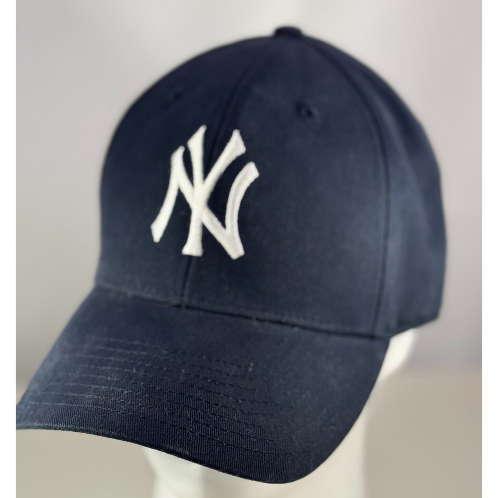 New York Yankees Navy Blue‎ Baseball Cap Fan Favorite Adjustable OSFA